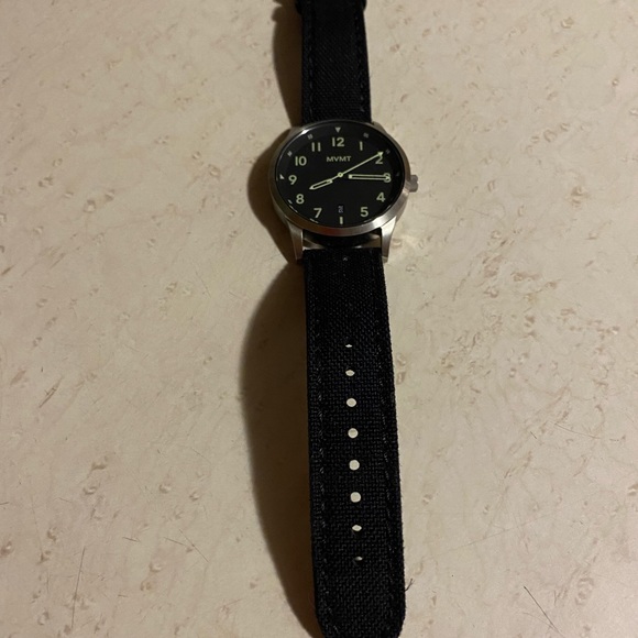 MVMT Watch- New Not worn Yet - Picture 4 of 8